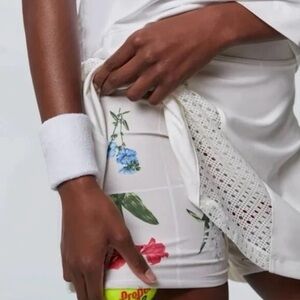 NWT Tuckernuck Tnuck Sport Naomi Tennis Skirt White Fresh Buds Floral Small